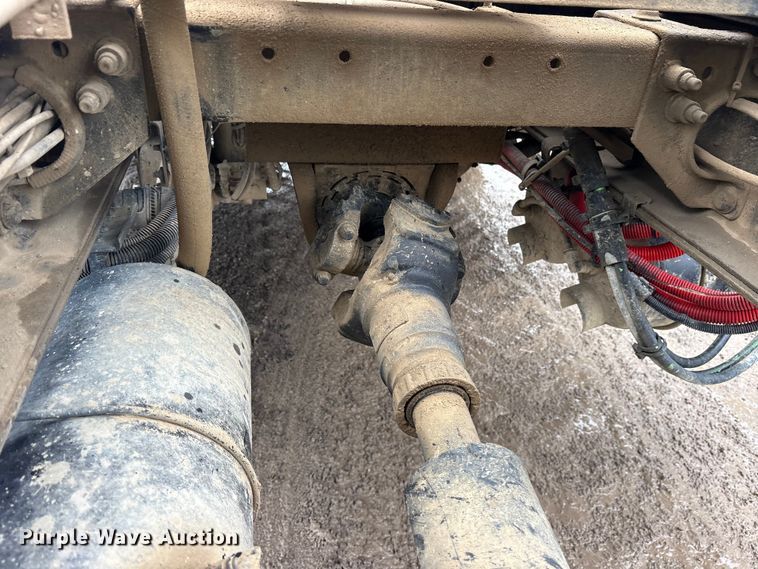 image for item ES8935 2020 Peterbilt 348 dump truck