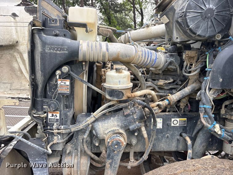 image for item ES8935 2020 Peterbilt 348 dump truck