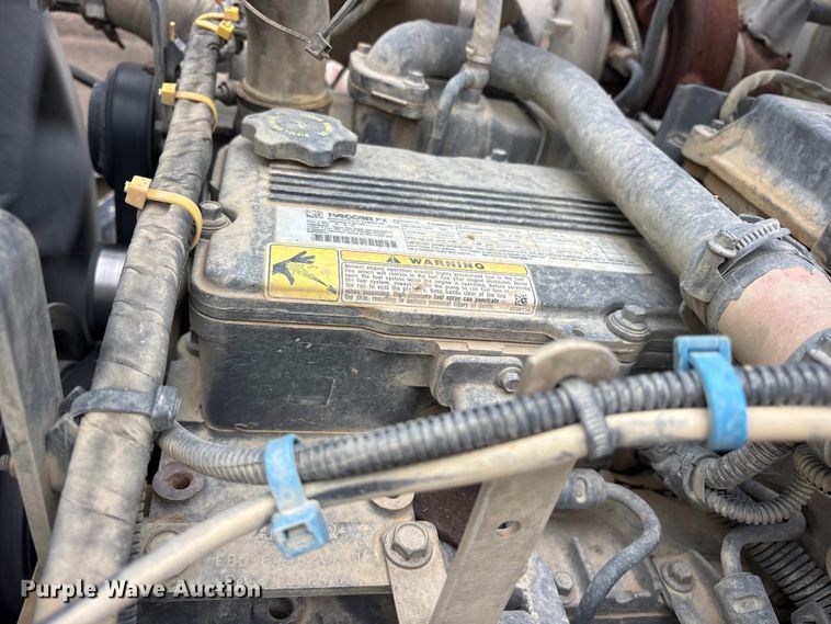 image for item ES8935 2020 Peterbilt 348 dump truck