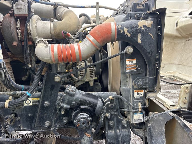 image for item ES8935 2020 Peterbilt 348 dump truck
