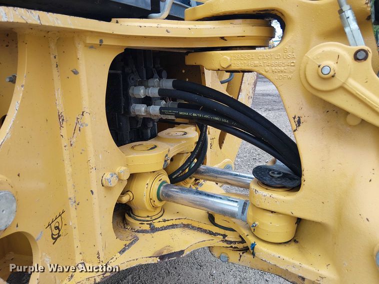 image for item ES8937 2018 John Deere 310SL backhoe