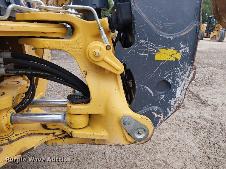 image for item ES8937 2018 John Deere 310SL backhoe