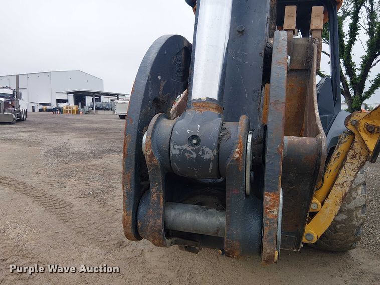 image for item ES8937 2018 John Deere 310SL backhoe