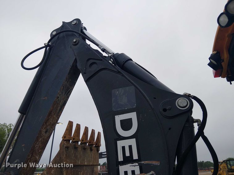 image for item ES8937 2018 John Deere 310SL backhoe