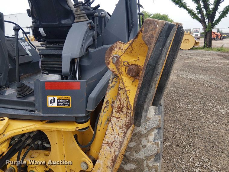 image for item ES8937 2018 John Deere 310SL backhoe