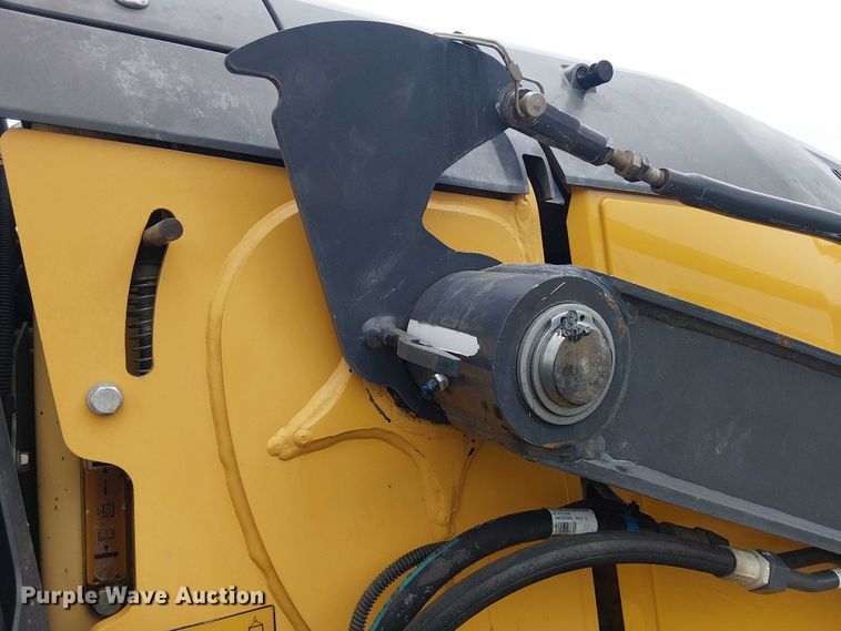 image for item ES8937 2018 John Deere 310SL backhoe