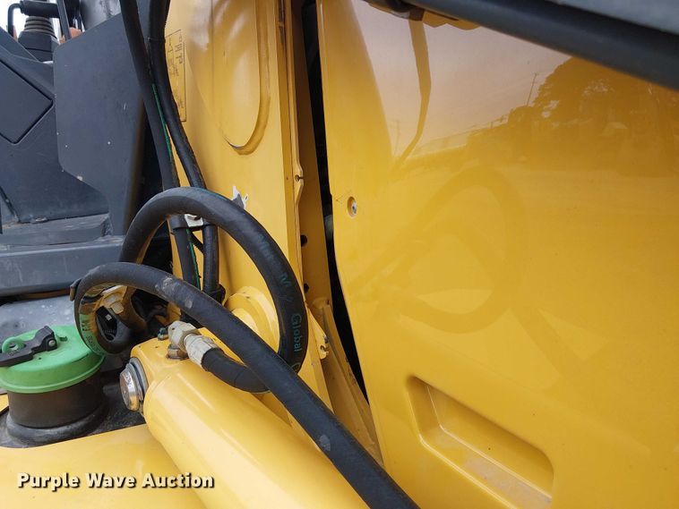 image for item ES8937 2018 John Deere 310SL backhoe