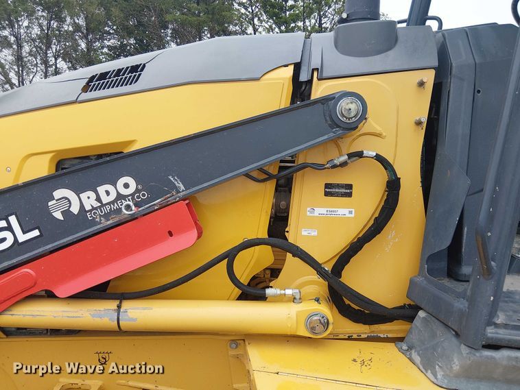 image for item ES8937 2018 John Deere 310SL backhoe