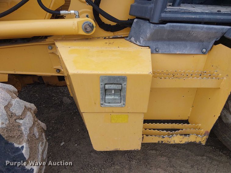 image for item ES8937 2018 John Deere 310SL backhoe