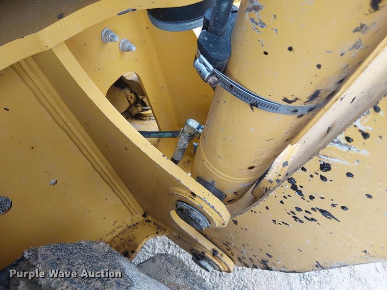 image for item ES8937 2018 John Deere 310SL backhoe