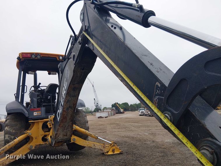 image for item ES8937 2018 John Deere 310SL backhoe