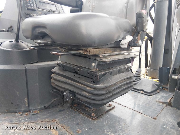 image for item ES8937 2018 John Deere 310SL backhoe