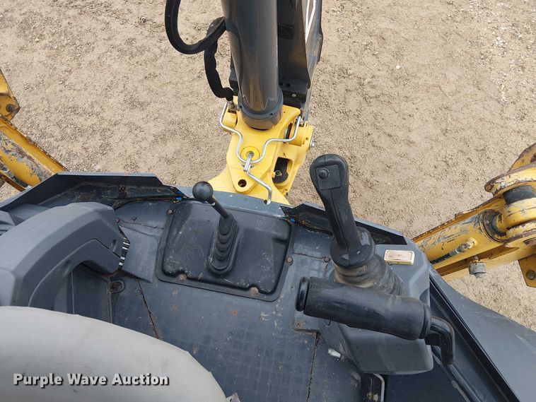 image for item ES8937 2018 John Deere 310SL backhoe