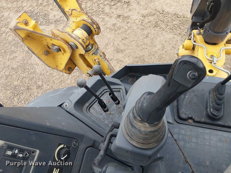 image for item ES8937 2018 John Deere 310SL backhoe