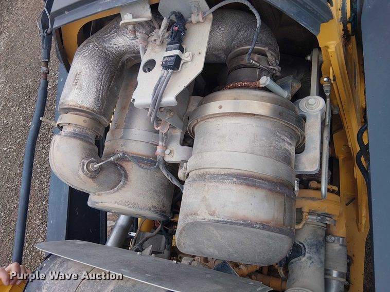 image for item ES8937 2018 John Deere 310SL backhoe