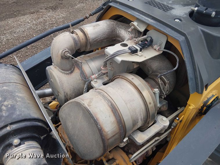 image for item ES8937 2018 John Deere 310SL backhoe