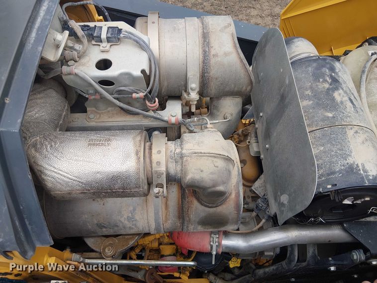 image for item ES8937 2018 John Deere 310SL backhoe