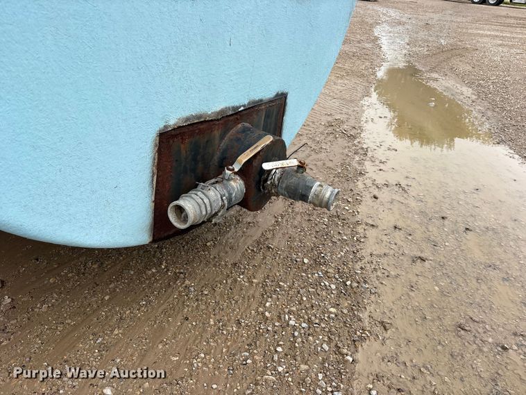 image for item ES8938 10,000 gallon fiberglass tank