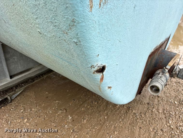 image for item ES8938 10,000 gallon fiberglass tank
