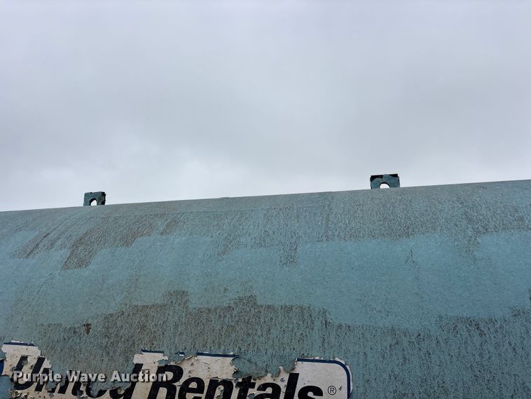 image for item ES8938 10,000 gallon fiberglass tank