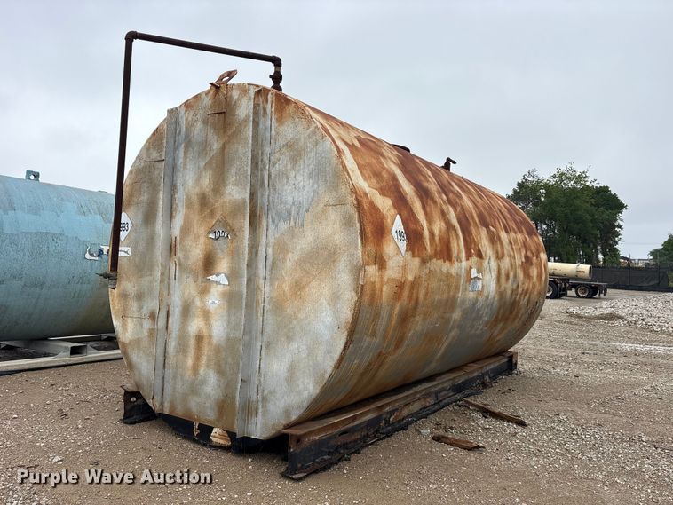 image for item ES8939 10,000 gallon steel tank