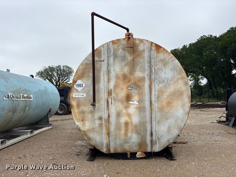 image for item ES8939 10,000 gallon steel tank