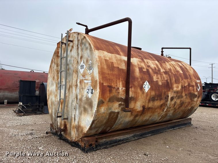 image for item ES8939 10,000 gallon steel tank
