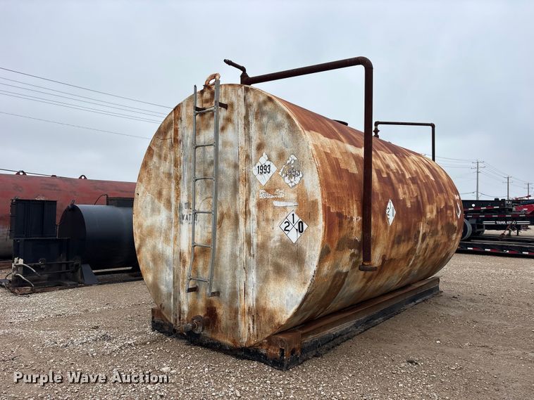 image for item ES8939 10,000 gallon steel tank