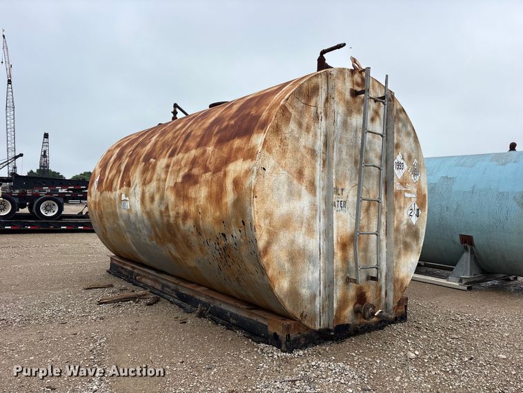 image for item ES8939 10,000 gallon steel tank