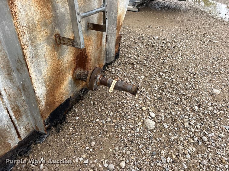 image for item ES8939 10,000 gallon steel tank