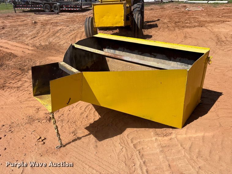 image for item ES8999 2005 Bobcat 300 skid steer auger