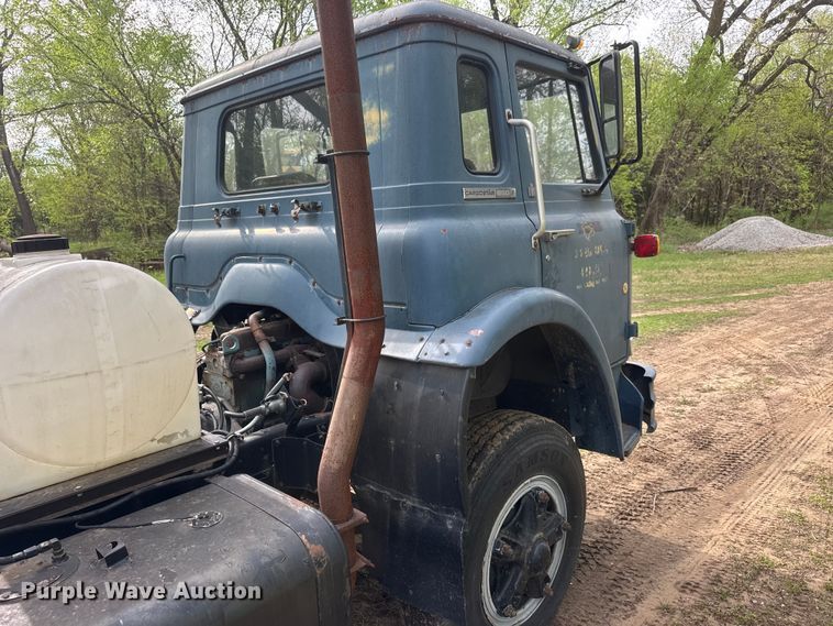 image for item ET1932 1980 International Cargostar 1850 B truck cab and chassis with tree spade