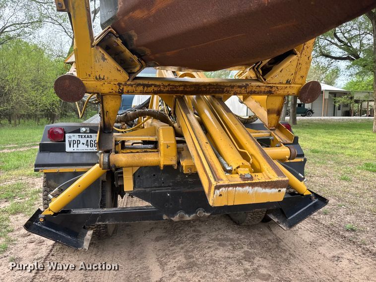 image for item ET1932 1980 International Cargostar 1850 B truck cab and chassis with tree spade