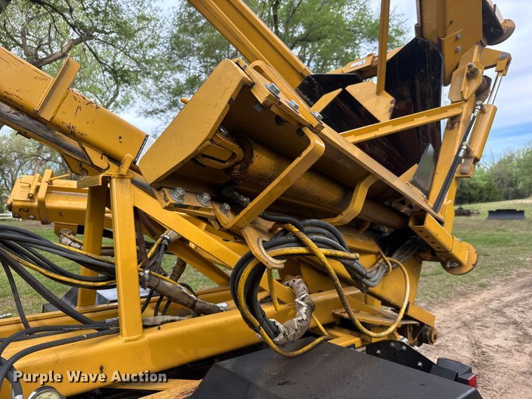 image for item ET1932 1980 International Cargostar 1850 B truck cab and chassis with tree spade