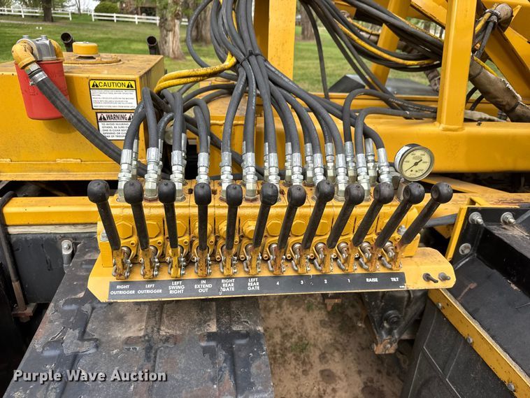 image for item ET1932 1980 International Cargostar 1850 B truck cab and chassis with tree spade