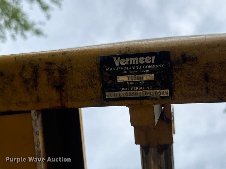 image for item ET1932 1980 International Cargostar 1850 B truck cab and chassis with tree spade