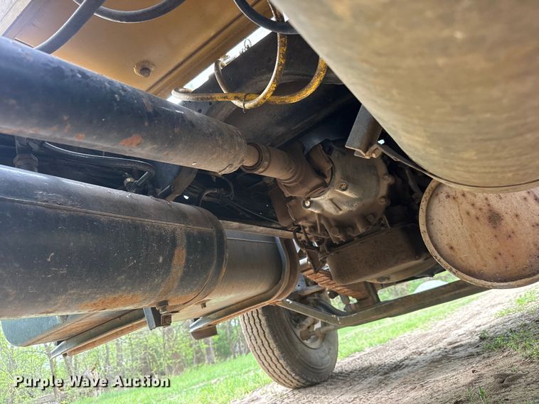 image for item ET1932 1980 International Cargostar 1850 B truck cab and chassis with tree spade