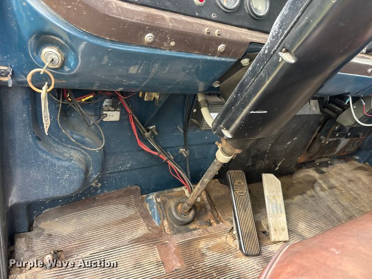 image for item ET1932 1980 International Cargostar 1850 B truck cab and chassis with tree spade