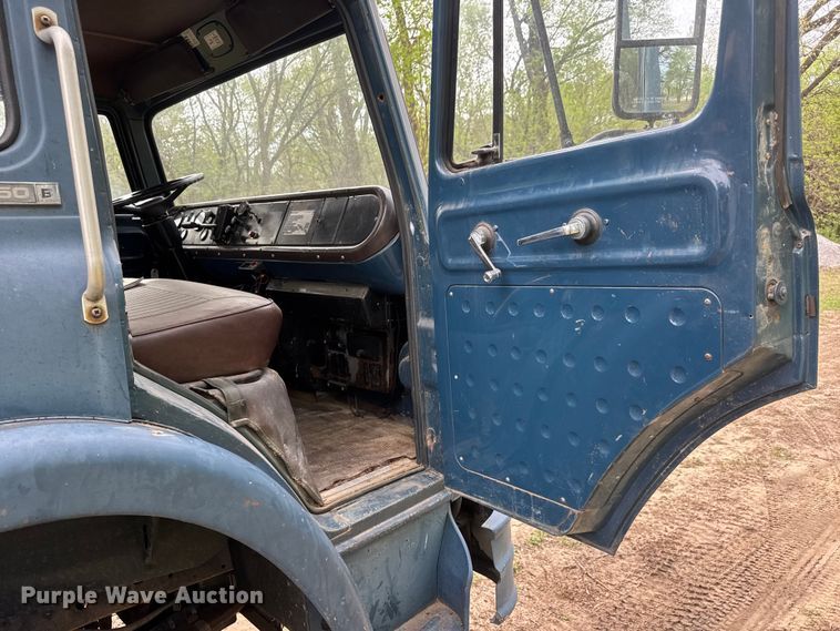 image for item ET1932 1980 International Cargostar 1850 B truck cab and chassis with tree spade