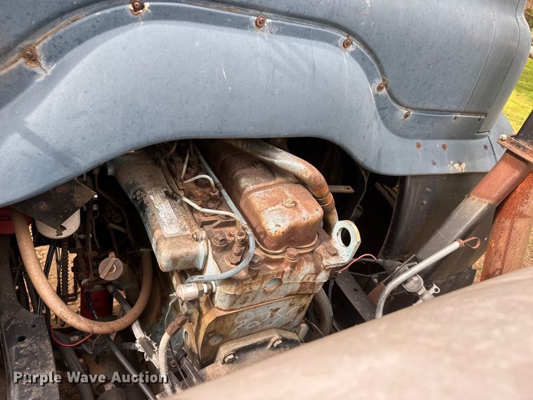 image for item ET1932 1980 International Cargostar 1850 B truck cab and chassis with tree spade