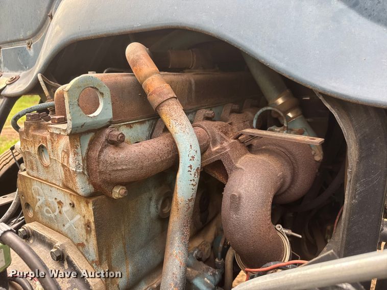 image for item ET1932 1980 International Cargostar 1850 B truck cab and chassis with tree spade