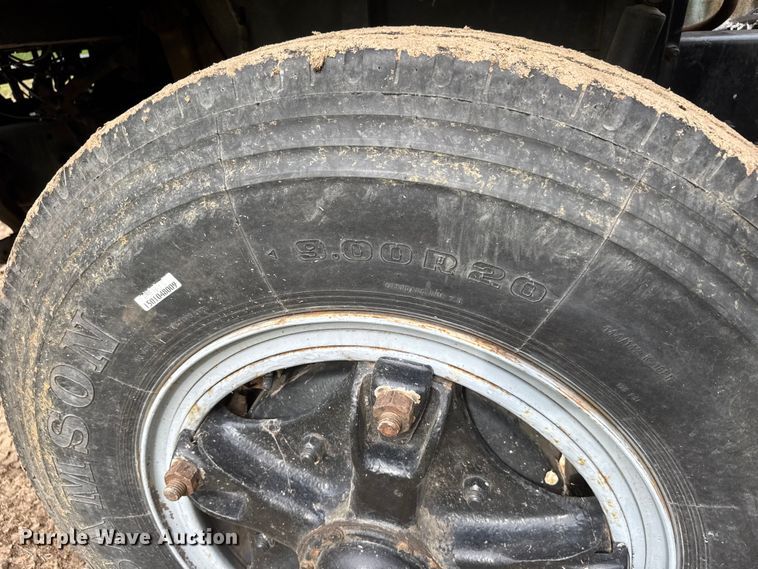 image for item ET1932 1980 International Cargostar 1850 B truck cab and chassis with tree spade