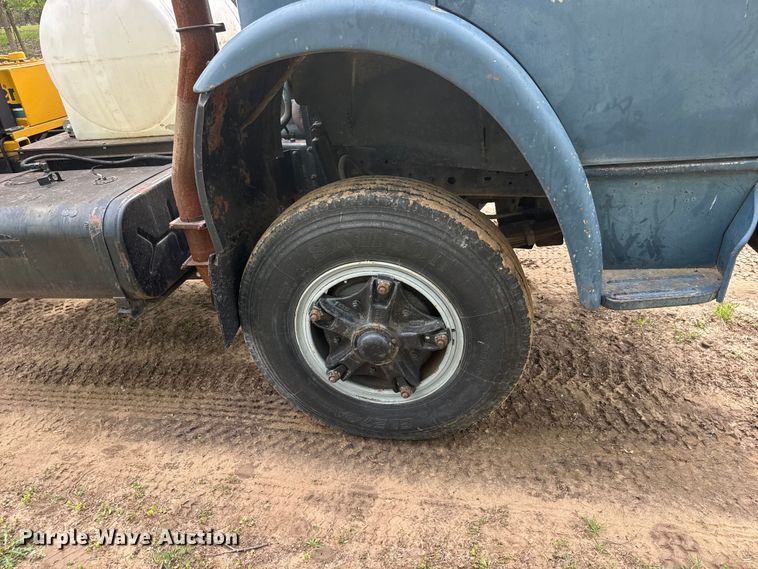 image for item ET1932 1980 International Cargostar 1850 B truck cab and chassis with tree spade