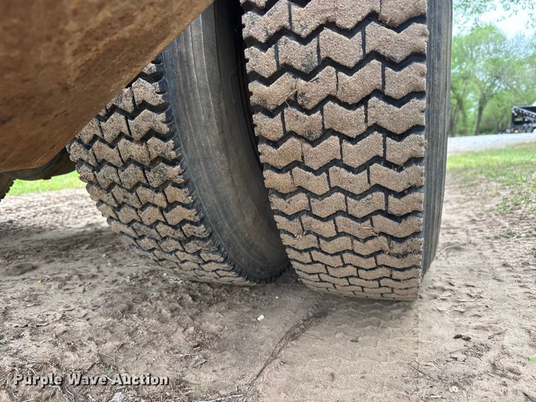 image for item ET1932 1980 International Cargostar 1850 B truck cab and chassis with tree spade