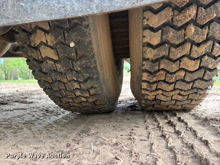 image for item ET1932 1980 International Cargostar 1850 B truck cab and chassis with tree spade