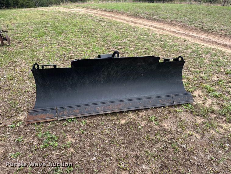 image for item ET1933 Caterpillar Blade AR-Dozer skid steer dozer blade