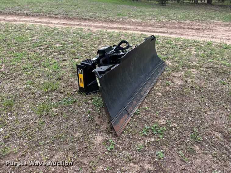 image for item ET1933 Caterpillar Blade AR-Dozer skid steer dozer blade