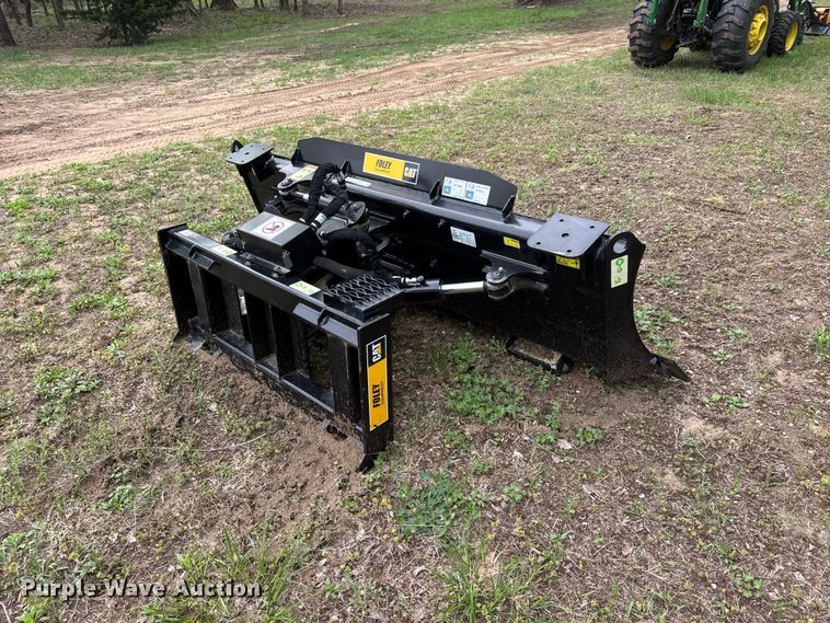 image for item ET1933 Caterpillar Blade AR-Dozer skid steer dozer blade