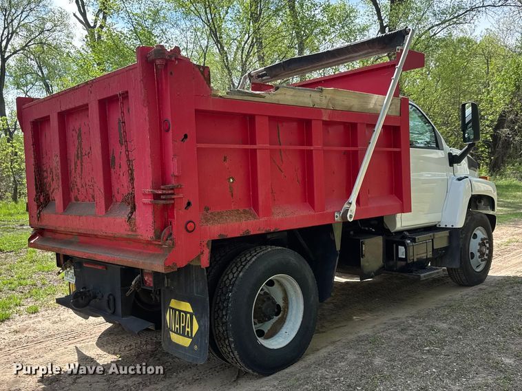 image for item ET1937 2006 Chevrolet C7500 dump truck