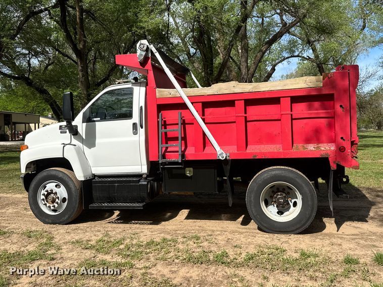 image for item ET1937 2006 Chevrolet C7500 dump truck